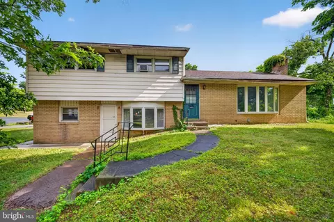 933 Big Oak Rd, Yardley, PA 19067