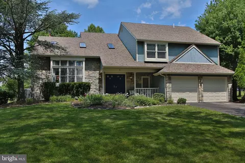 5 Zinnia Dr, Newtown, PA 18940