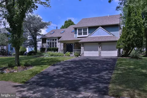 5 Zinnia Dr, Newtown, PA 18940