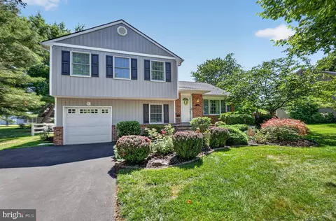 308 Hollow Branch Ln, Yardley, PA 19067