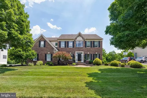 24 Mustang Ct, Southampton, PA 18966