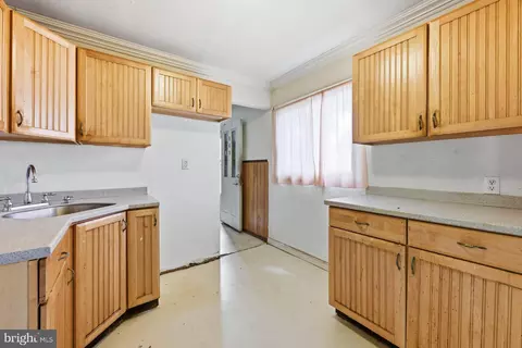 563 Wilk Dr, Morrisville, PA 19067