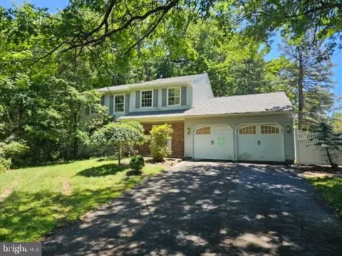 1229 Woodbrook Ln, Warminster, PA 18974