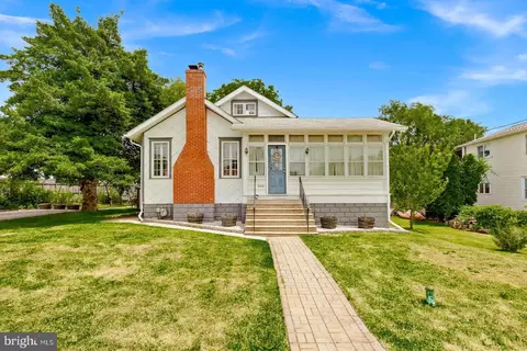 949 Edgewood Ave, Bensalem, PA 19020