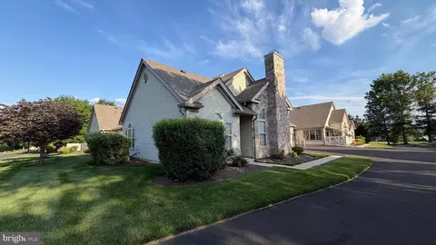 25 Legacy Oaks Dr, Richboro, PA 18954