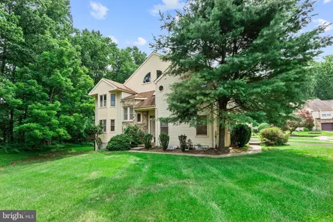 256 Sycamore Cir, Feasterville Trevose, PA 19053