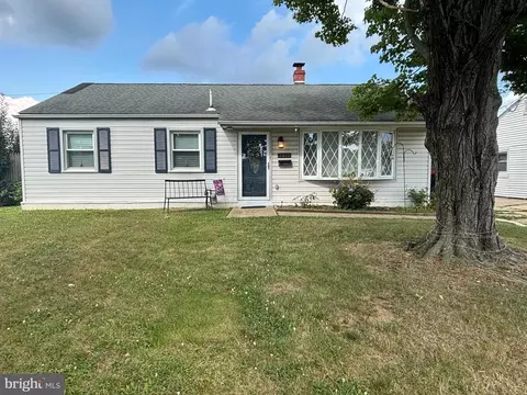 3813 Morrow Dr, Bensalem, PA 19020