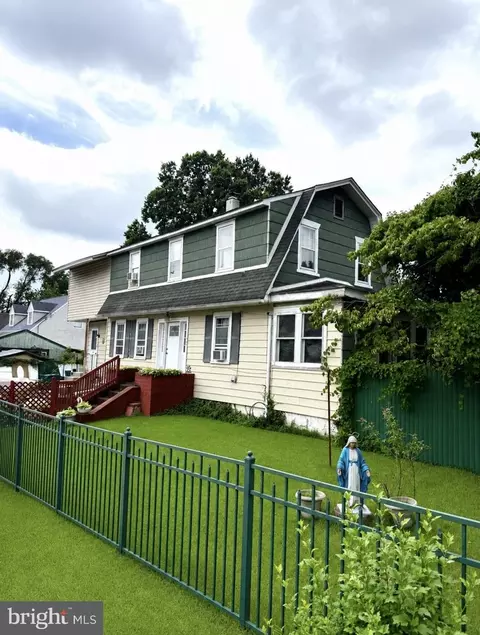 906 Washington Ave, Croydon, PA 19021