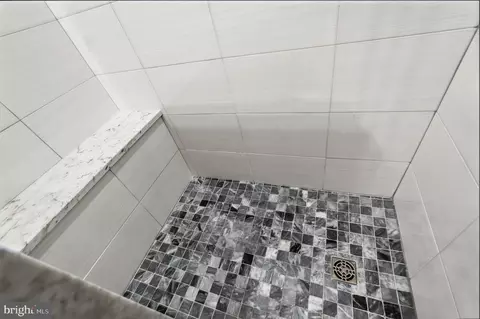 Bath - 1382 Beechdrop Ct, Yardley, PA 19067 photo 3 of 4