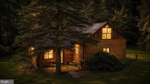 12 Natures Way, Upper Black Eddy, PA 18972