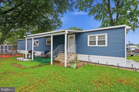 228 Johnson Dr, Fairless Hills, PA 19030