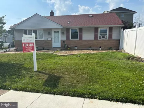 2962 Crafton Dr, Bensalem, PA 19020