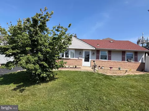 2962 Crafton Dr, Bensalem, PA 19020