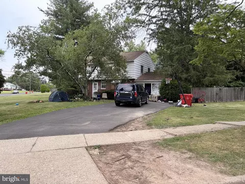 229 Luff Ln, Warminster, PA 18974