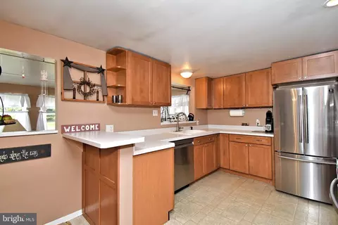 Kitchen - 261 Valley Rd, Warminster, PA 18974 photo 1 of 6