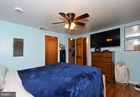 Bedroom - 261 Valley Rd, Warminster, PA 18974 photo 3 of 7