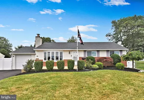 Exterior - 261 Valley Rd, Warminster, PA 18974 photo 1 of 8