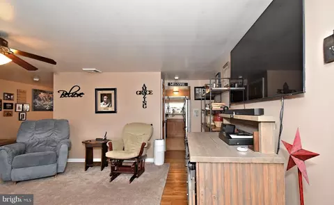 Entry Way - 261 Valley Rd, Warminster, PA 18974 photo 1 of 3