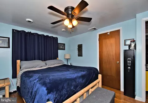 Bedroom - 261 Valley Rd, Warminster, PA 18974 photo 2 of 7