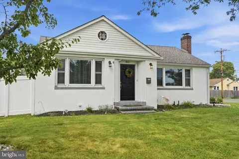 802 Fairview Ave, Bristol, PA 19007