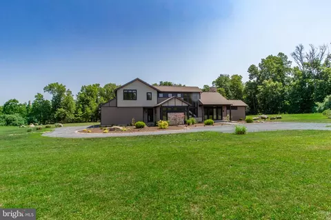 5823 Rodgers Rd, Pipersville, PA 18947