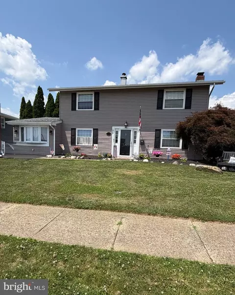 29 Tinder Rd, Levittown, PA 19056