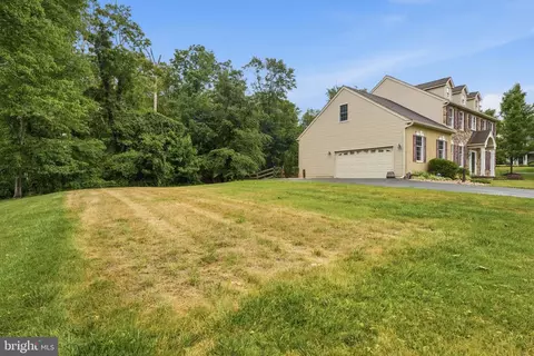 Exterior - 2027 Oak Ave, Jamison, PA 18929 photo 5 of 9