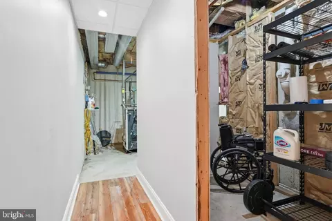 Entry Way - 2027 Oak Ave, Jamison, PA 18929 photo 9 of 10