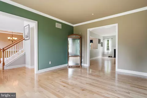 Living - 2027 Oak Ave, Jamison, PA 18929 photo 1 of 7