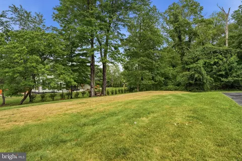Exterior - 2027 Oak Ave, Jamison, PA 18929 photo 6 of 9