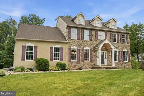 Exterior - 2027 Oak Ave, Jamison, PA 18929 photo 7 of 9