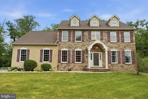 Exterior - 2027 Oak Ave, Jamison, PA 18929 photo 3 of 9