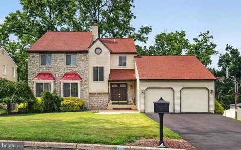 17 Seedling Dr, Holland, PA 18966