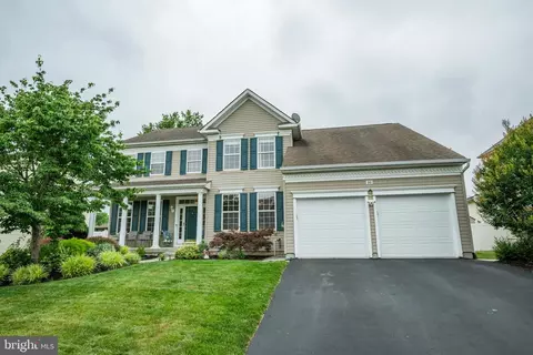 16 Amesbury Rd, Fallsington, PA 19054