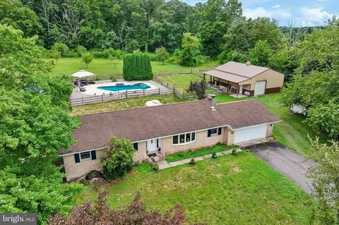 2380 Winding Rd, Quakertown, PA 18951