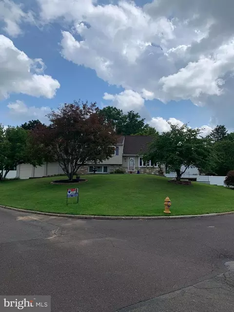 114 Dolly Ln, Chalfont, PA 18914