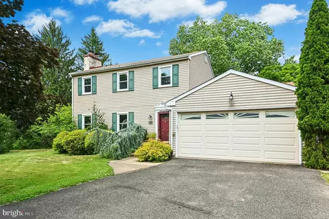 4253 Biddeford Cir, Doylestown, PA 18902