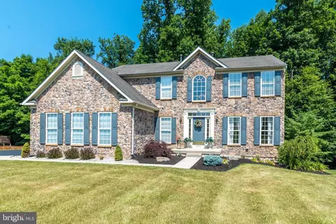 1876 Sycamore Dr, Quakertown, PA 18951