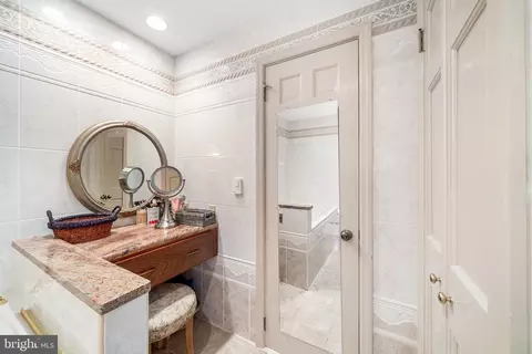 Bath - 5839 Private Rd, Doylestown, PA 18902 photo 2 of 3
