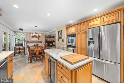 Kitchen - 5839 Private Rd, Doylestown, PA 18902 photo 2 of 3