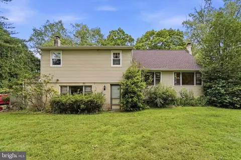 3832 Forest Dr, Doylestown, PA 18902