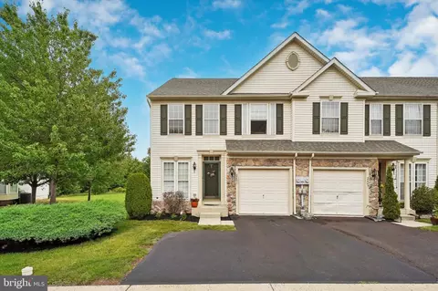 2651 Crabapple Dr, Perkasie, PA 18944