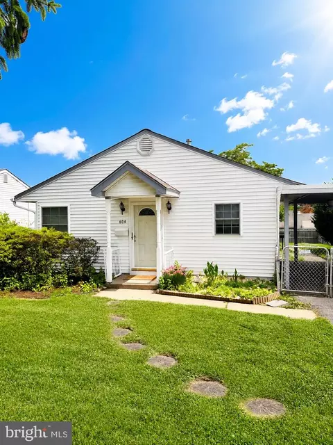 604 Trenton Rd, Fairless Hills, PA 19030