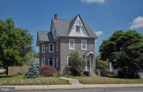 111 E Broad St, Trumbauersville, PA 18970