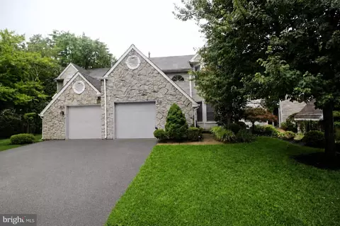 56 Kanon Ct, Newtown, PA 18940