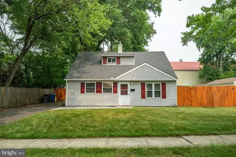 812 Rennard Ln, Morrisville, PA 19067