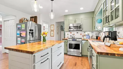 Kitchen - 17 Stringer Dr, Doylestown, PA 18901 photo 3 of 6