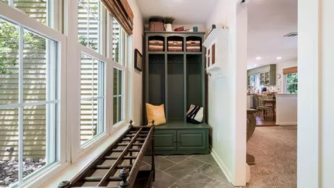Entry Way - 17 Stringer Dr, Doylestown, PA 18901 photo 3 of 4