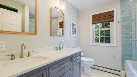 Bath - 17 Stringer Dr, Doylestown, PA 18901 photo 3 of 5