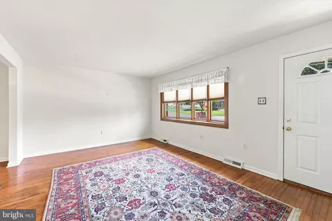 Living - 726 Violet Rd, Warminster, PA 18974 photo 1 of 1